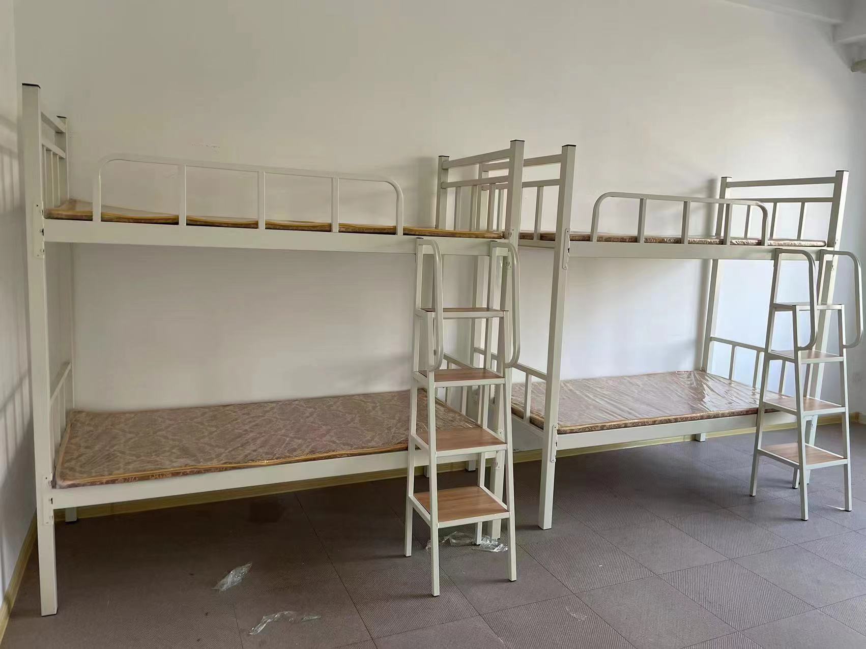 
                                    大連市足球運(yùn)動(dòng)學(xué)校